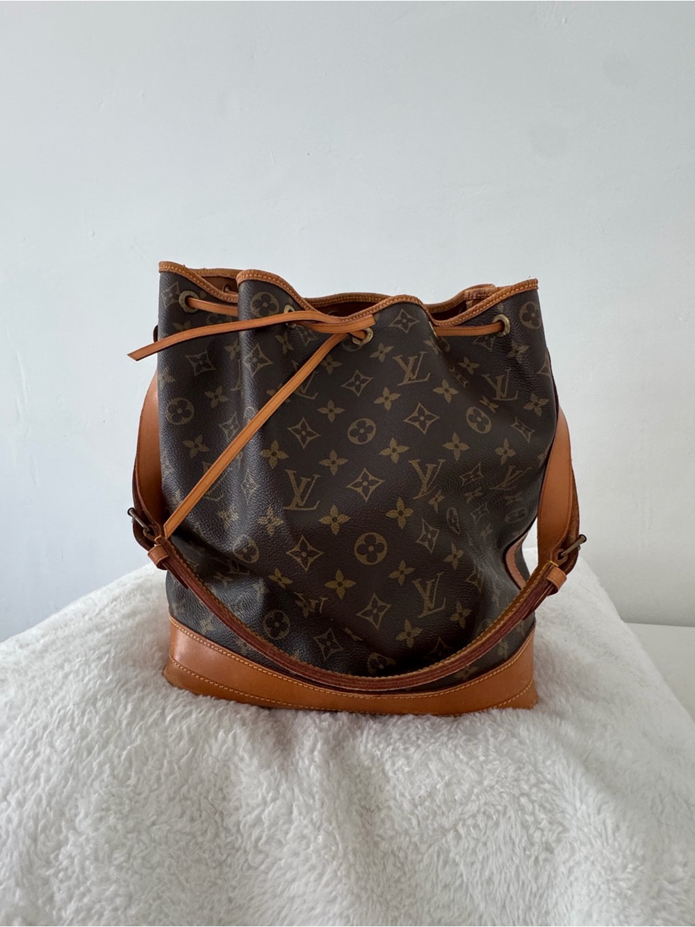 Vintage Louis Vuitton Monogram Canvas Noe Bucket Bag with Tan Trim